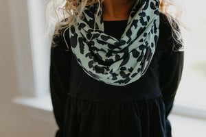 Hi-Lo Scarf Teal Leopard Set